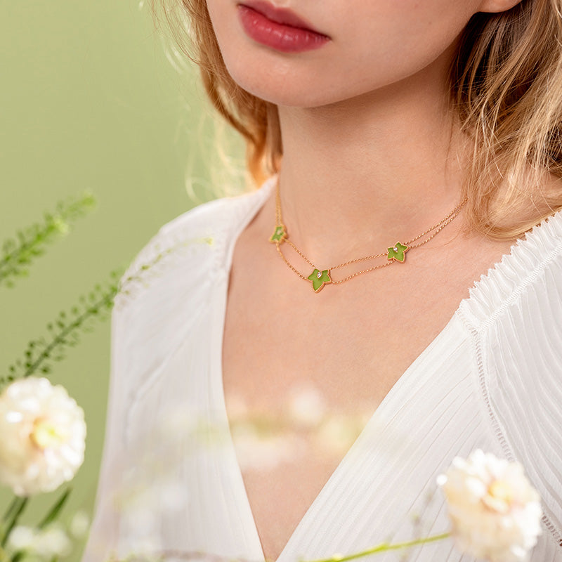 Ivy Green Onyx Bead Three-Leaf Necklace
